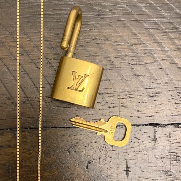 LOUIS VUITTON Lock & Key w/14K Gold Necklace - Picture 5 of 8